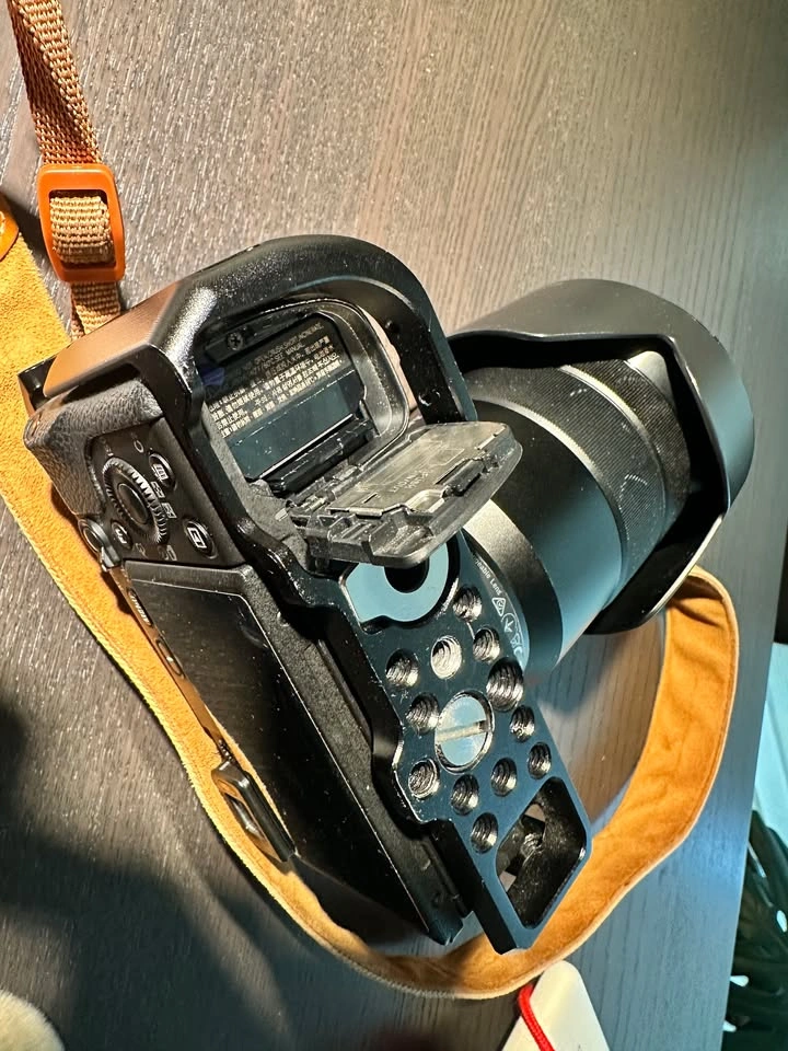 Sony A6400 + 18-105 lens + accessories - photo 5
