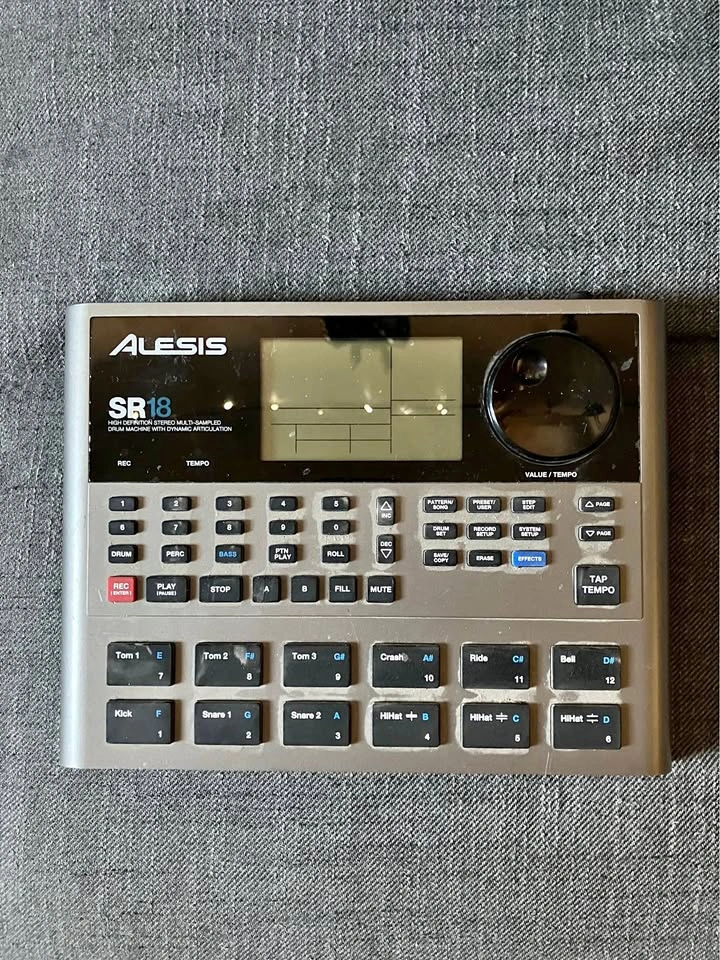 Alesis SR18 Drum Machine