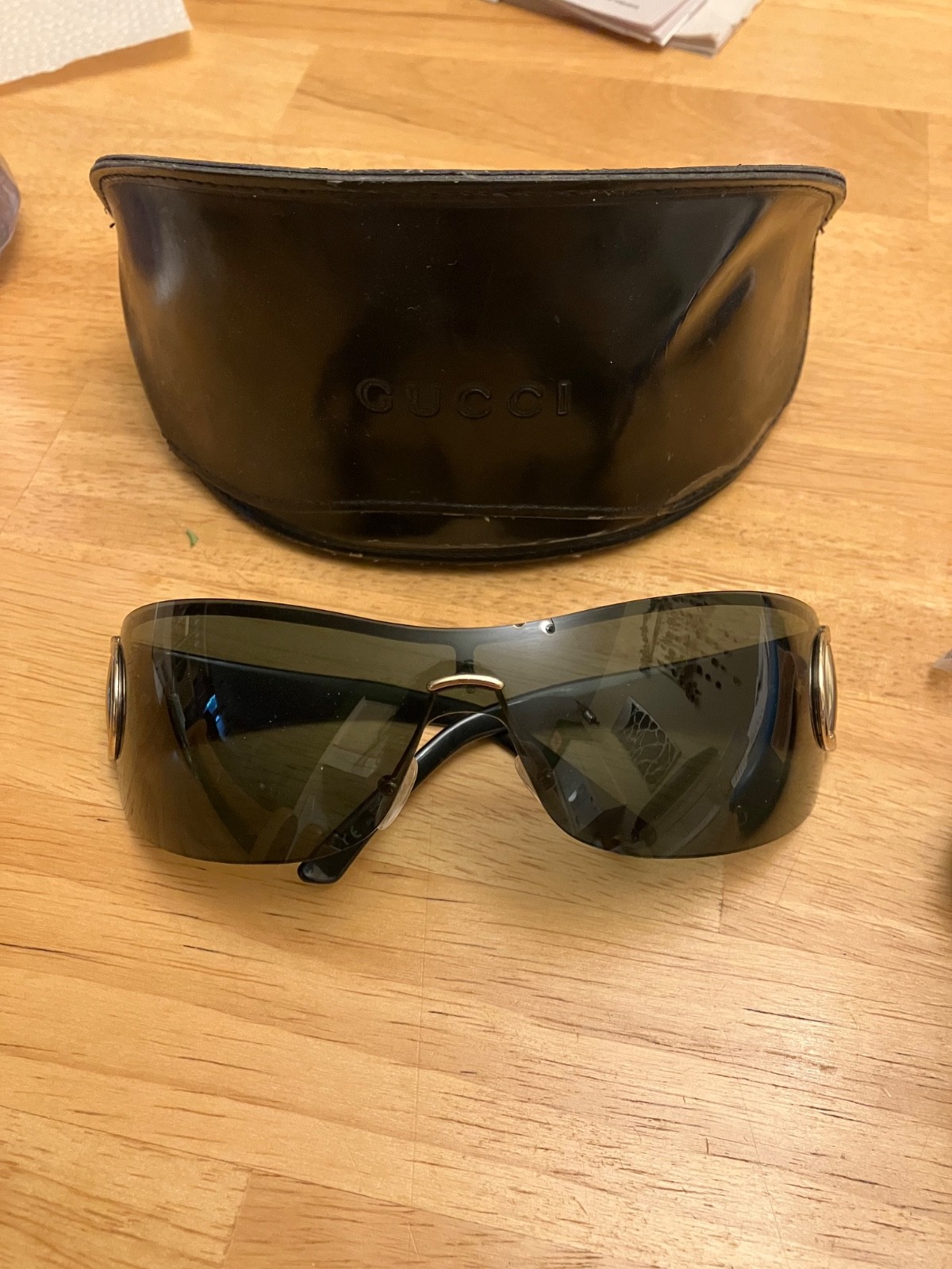 Vintage Gucci GG2712/S “Horsebit” Sunglasses. Frame colour black