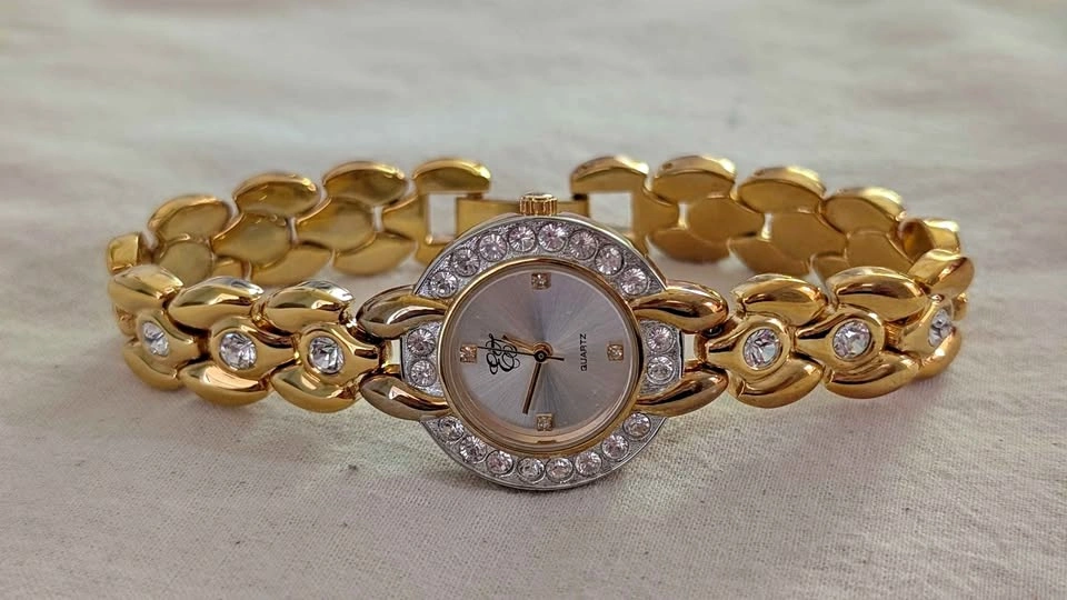 ET Women's Gold Tone Quartz Bracelet Watch