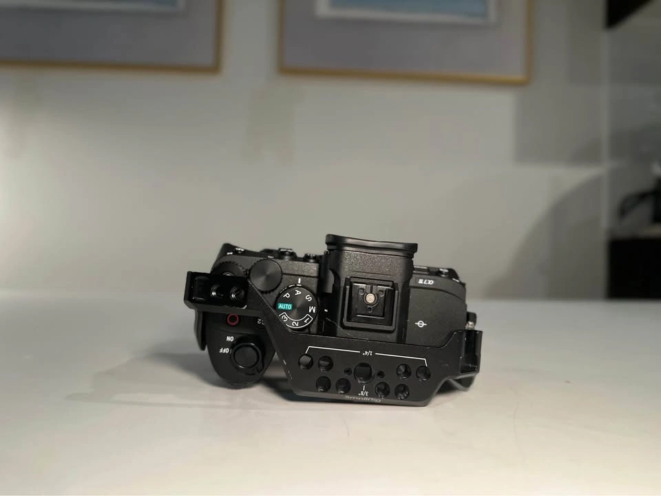 Sony Alpha 7 IV Mirrorless Camera with SmallRig Cage - photo 3