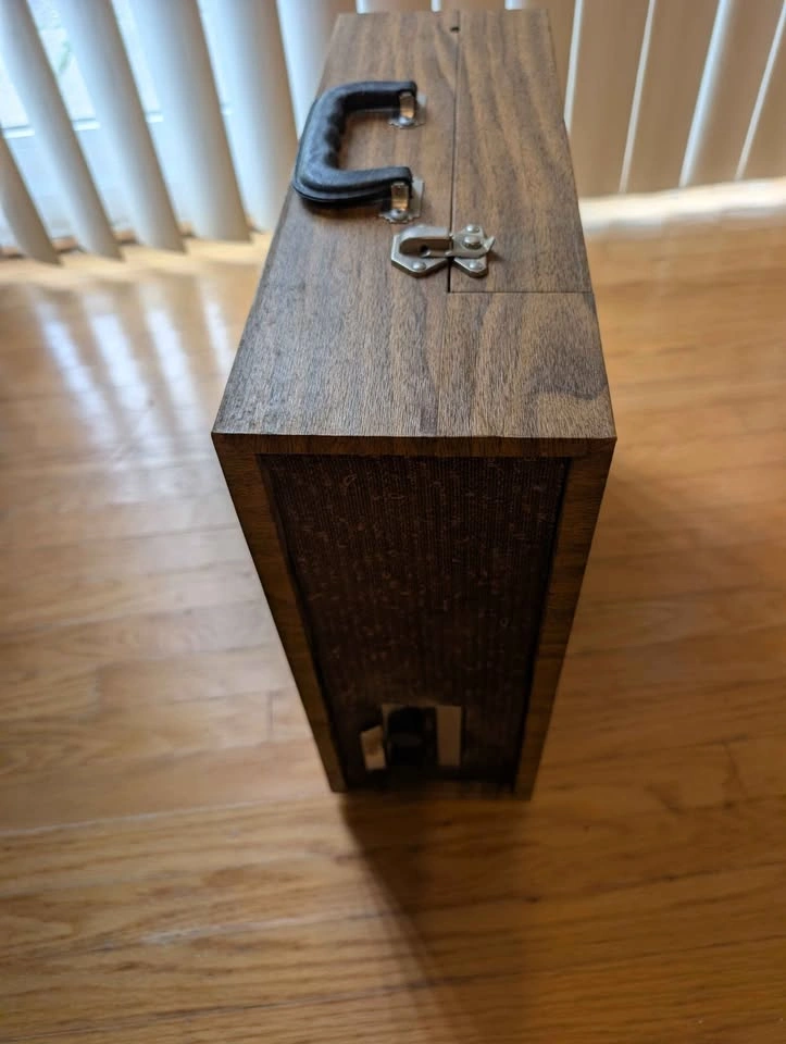 Viking Eaton's Model 302 Portable Record Player - photo 4