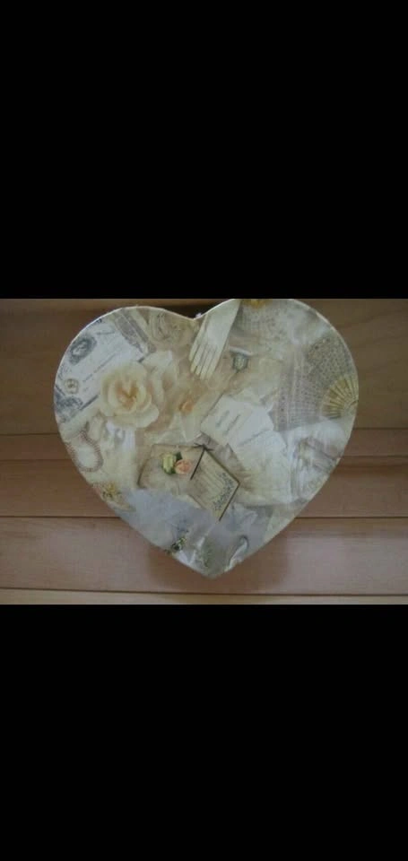 KEEPSAKE BOXES - photo 4