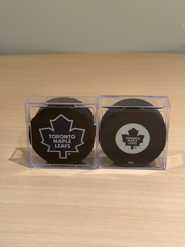 Toronto Maple Leafs Cased Hockey Pucks