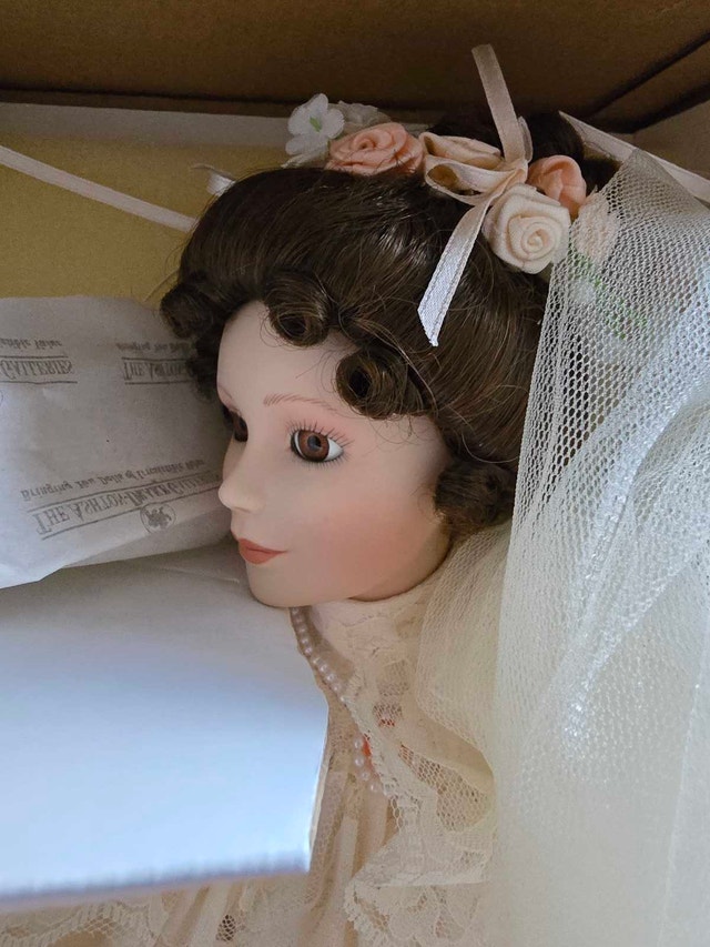 The Ashton-Drake Galleries Elizabeth's 1900's Wedding Dress Doll