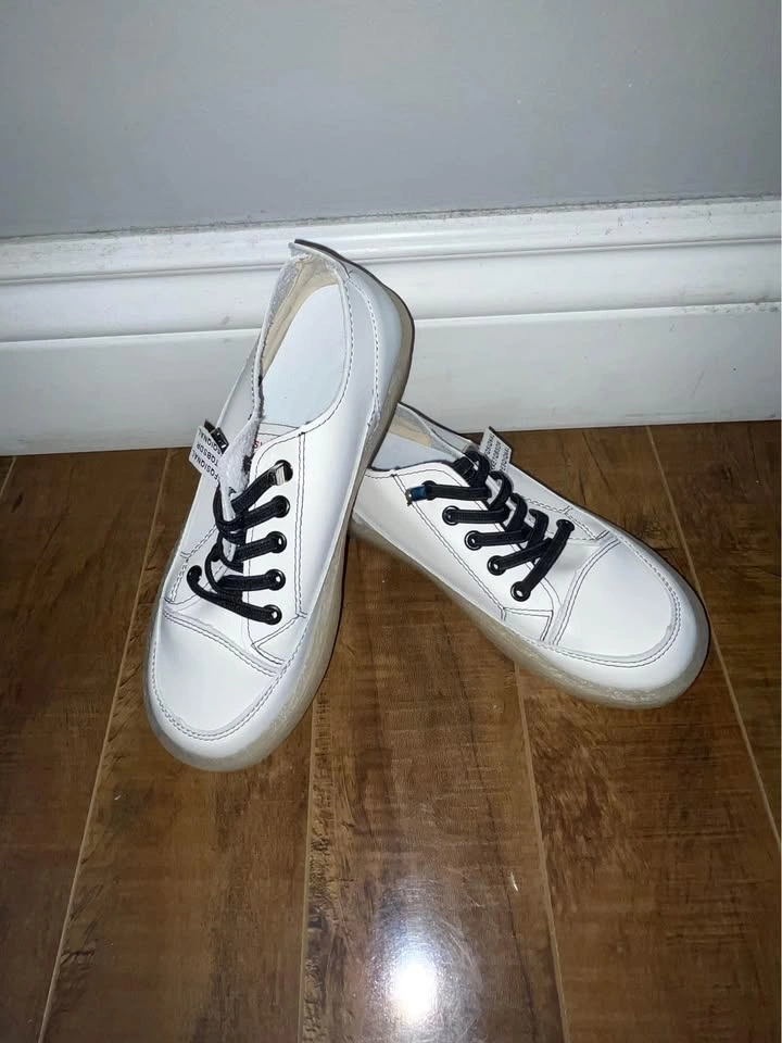 White sneakers - photo 2