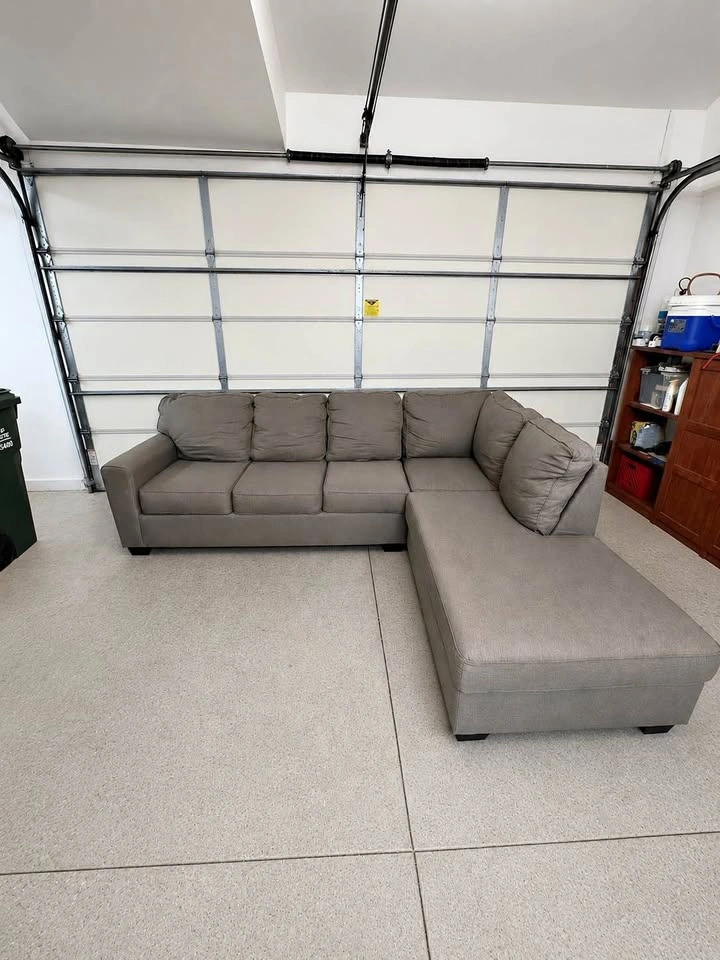 GRAY SECTIONAL COUCH