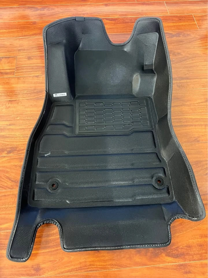 2017-24 Nissan Kicks waterproof TuxMat - photo 2