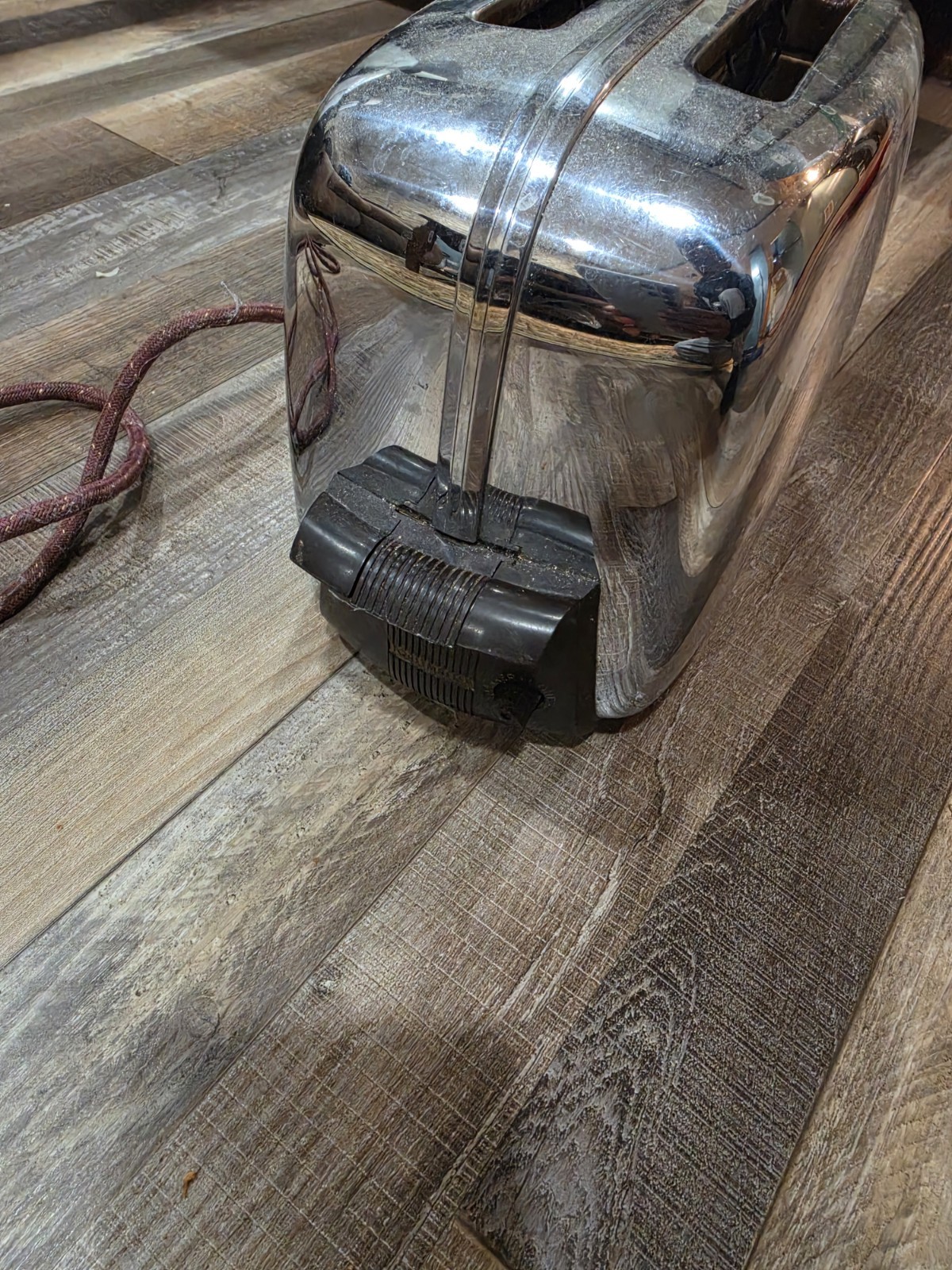Vintage 1950s Chrome 2-Slice Toaster - photo 5