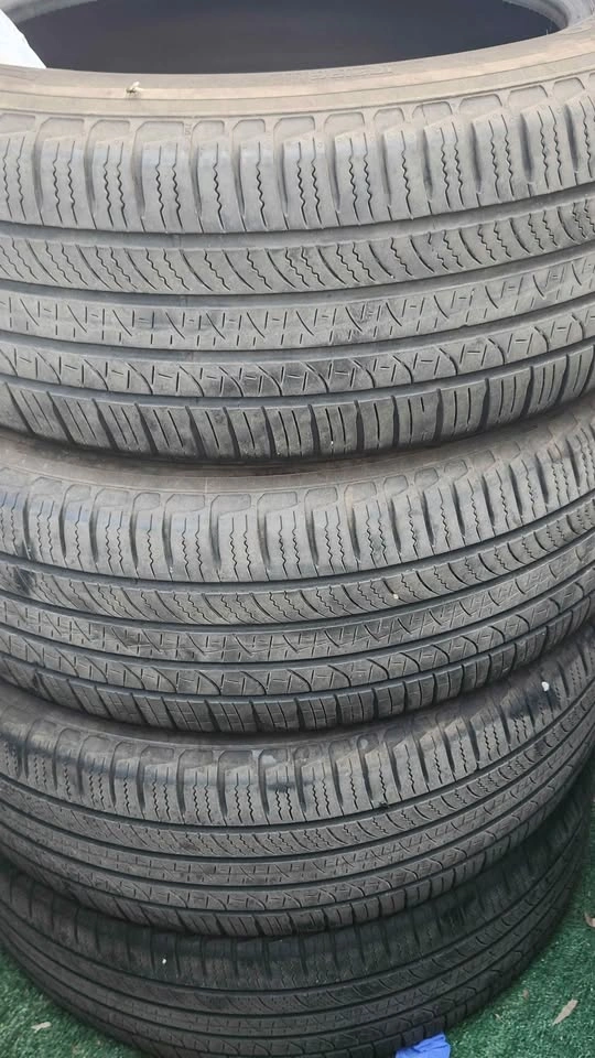 255/60/20 Pirelli all season tires
