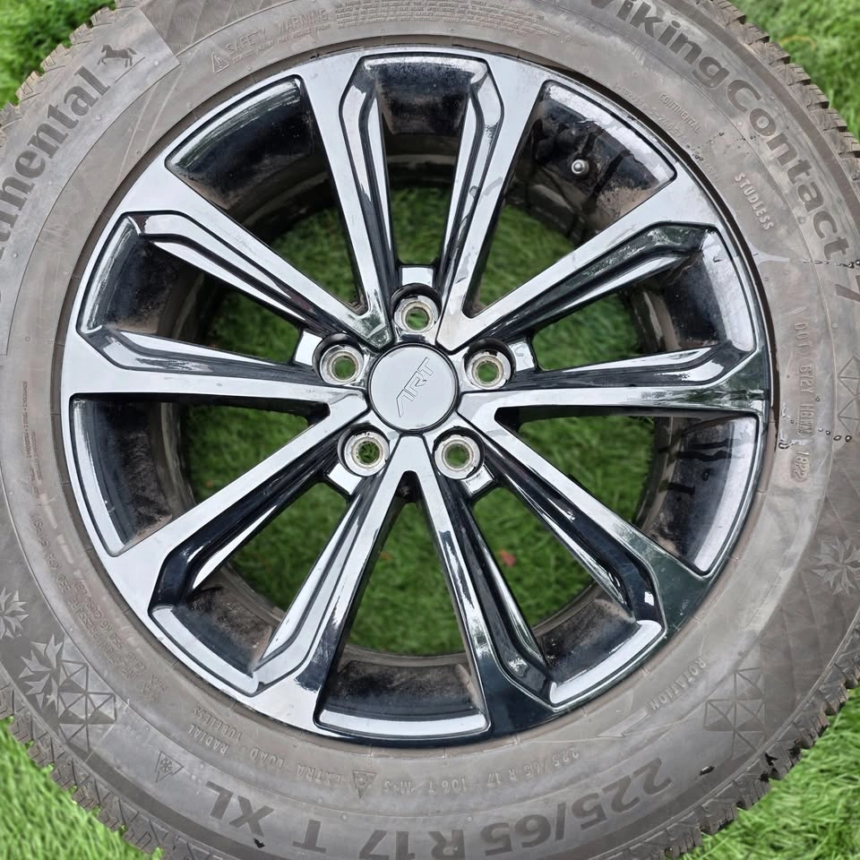 225/65/17 Continental winter tires 85% tread with ART alloy rims - photo 2