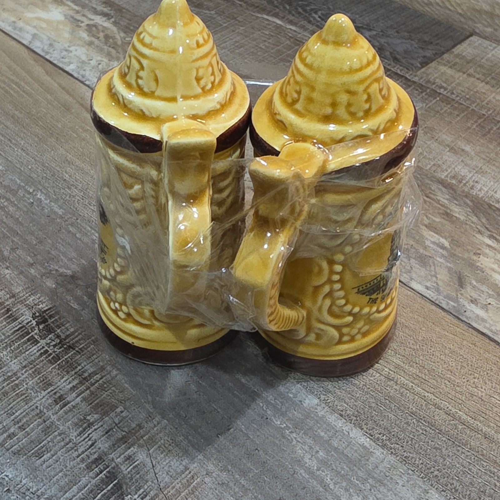 Vintage Kansas Sunflower State Ceramic salt/pepper shakers - photo 2