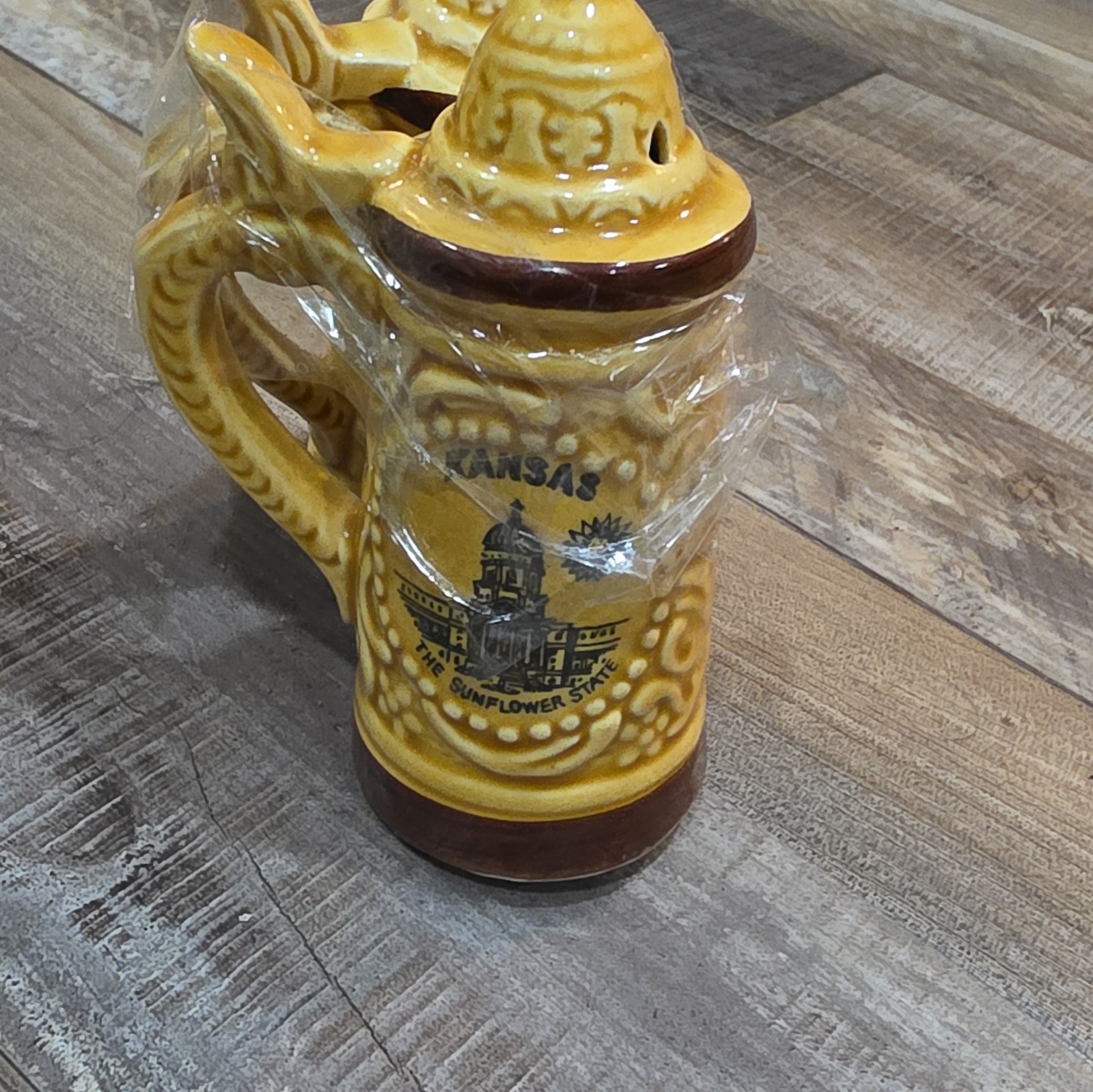 Vintage Kansas Sunflower State Ceramic salt/pepper shakers - photo 4