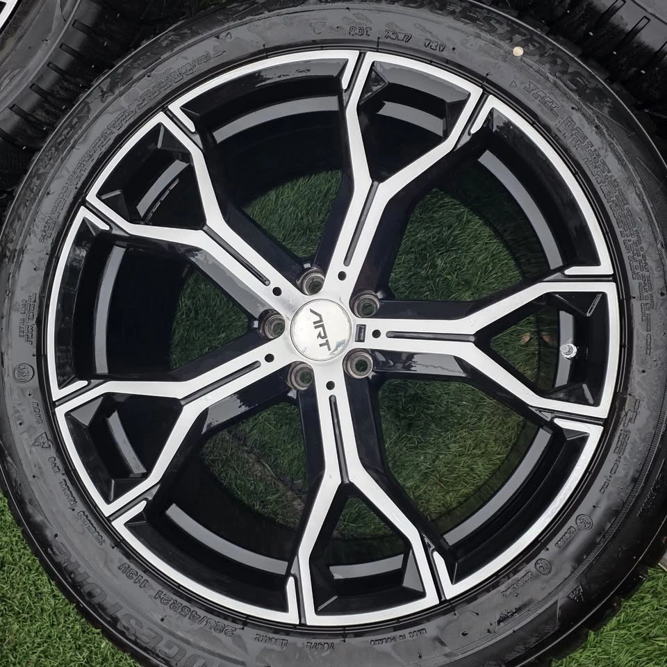 285/45/21 Bridgestone Winter Tires with 5x112 Rims & TPMS - photo 2