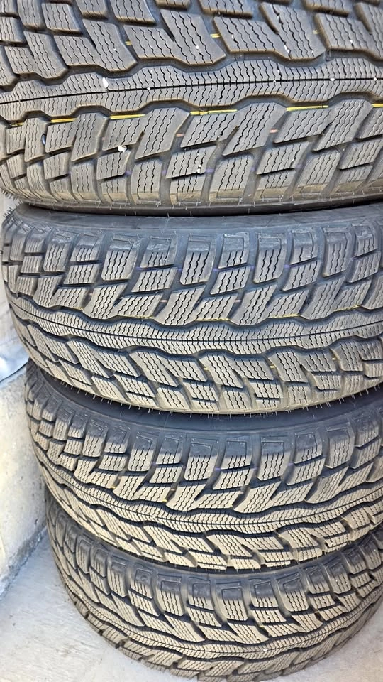 205/60/16 Uniroyal winter tires 90% tread
