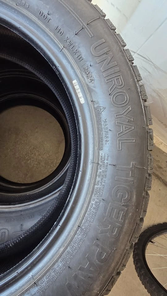 205/60/16 Uniroyal winter tires 90% tread - photo 4