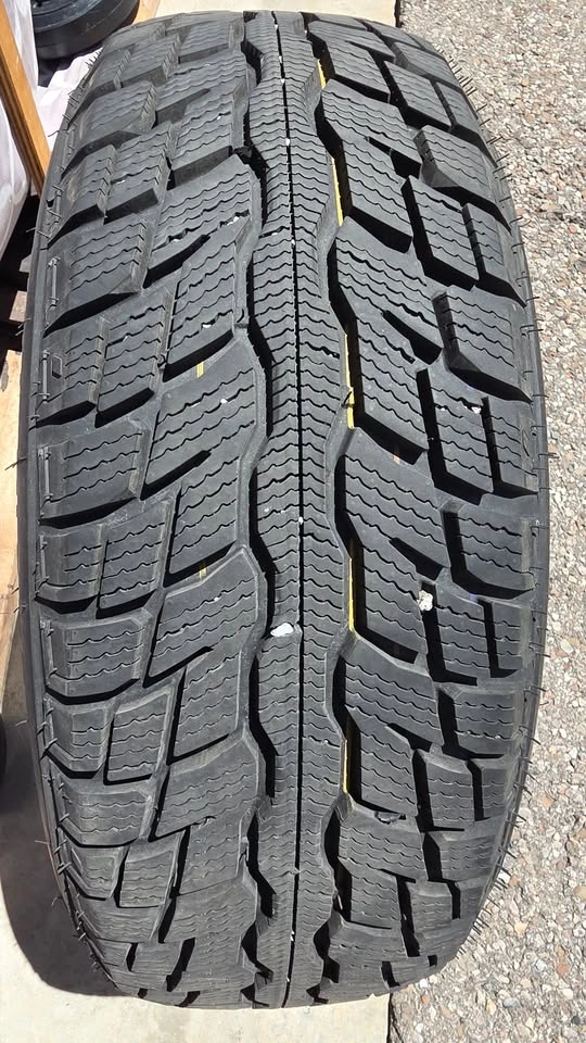 205/60/16 Uniroyal winter tires 90% tread - photo 5
