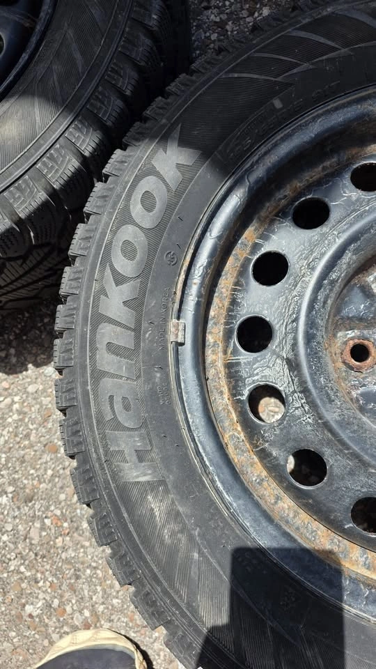 195/65/15 Hankook Winter Tires with Steel Rims 5x114.3 - photo 3