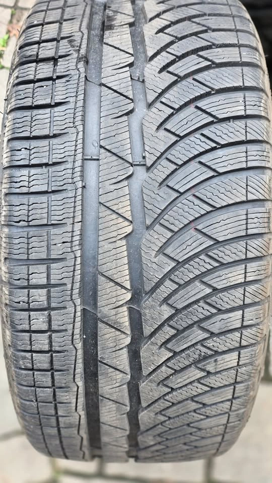255/35/19 Michelin Pilot Alpin Winter Tires 90% Tread - photo 2