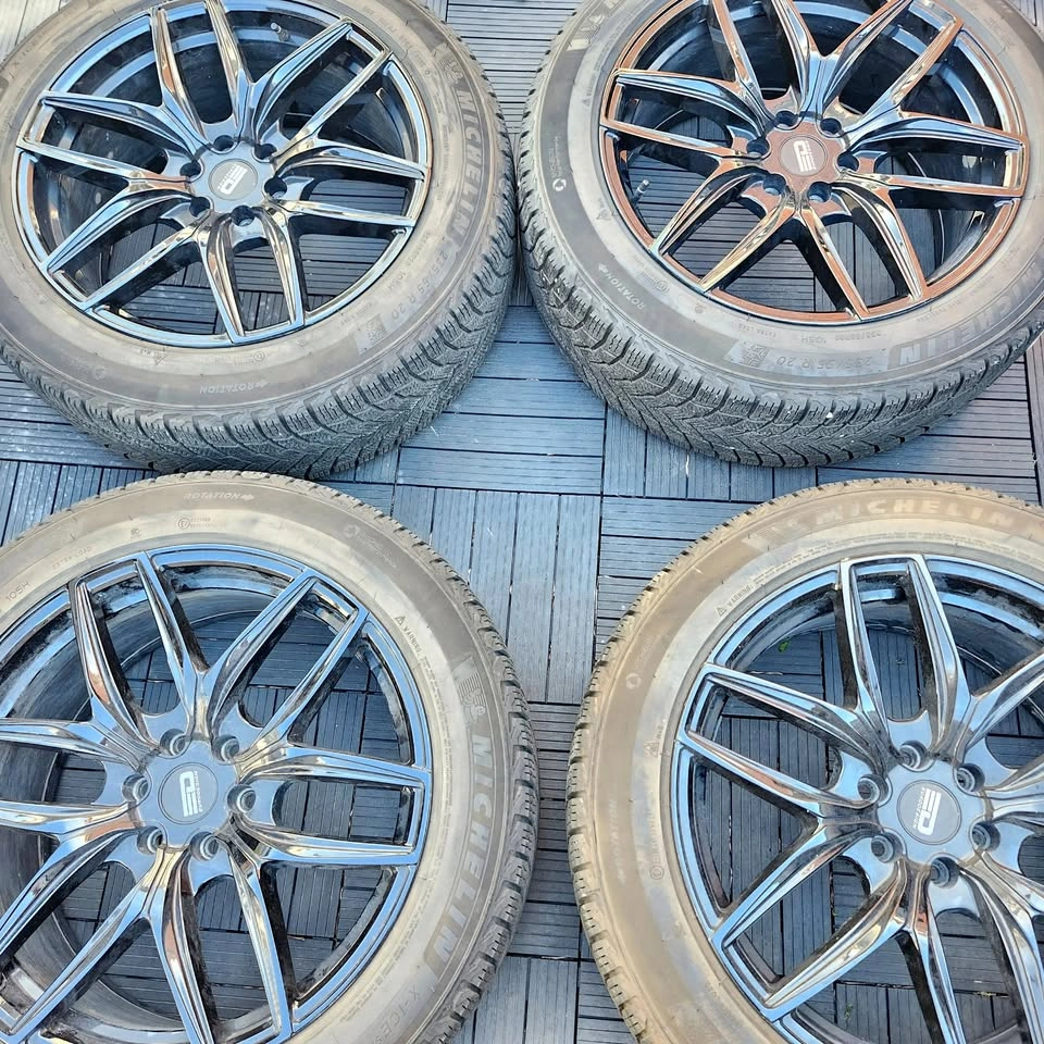 Cadillac XT6 Winter Tire Set 235/55/20 Michelin 85% Tread