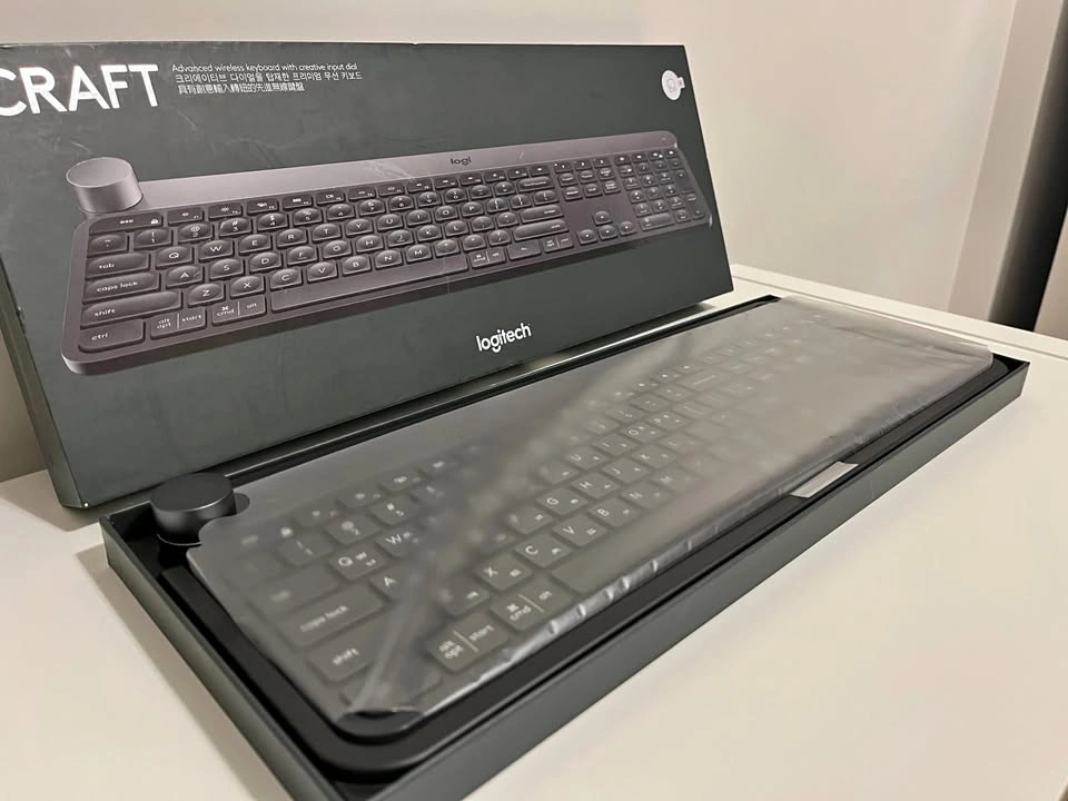 LOGITECH CRAFT Advanced Keyboard with Creative Input Dial