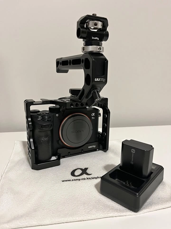 Sony a7 III Camera Setup with UURig Cage, SmallRig & Battery