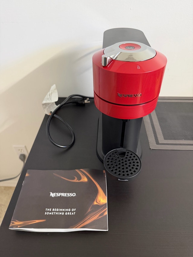 Nespresso Vertuo Next Coffee Machine – Cherry Red (Breville)