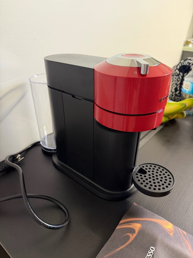 Nespresso Vertuo Next Coffee Machine – Cherry Red (Breville) - photo 3