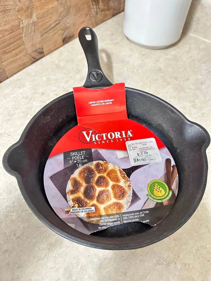 Victoria 8 Inch Cast Iron Skillet