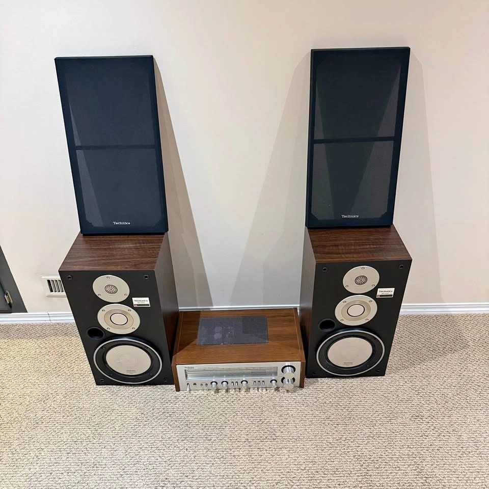 Technics SA-300 Stereo Receiver and SB-X300 Speakers