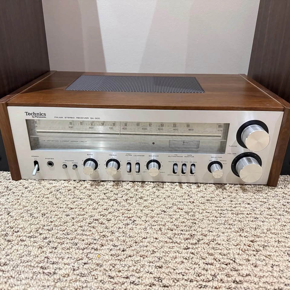 Technics SA-300 Stereo Receiver and SB-X300 Speakers - photo 2