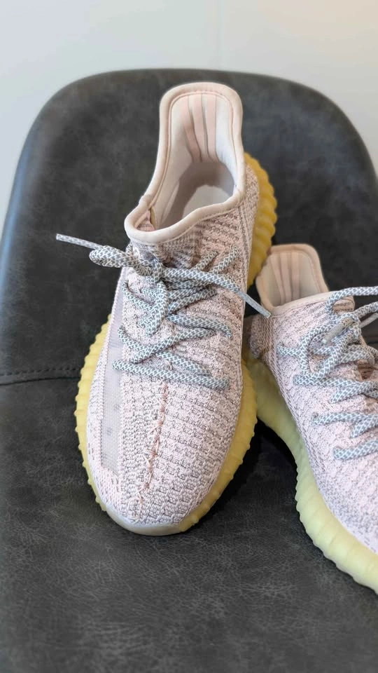Authentic Adidas Yeezy 350 V2 Reflective Size 6.5 - Soft Pink - photo 2