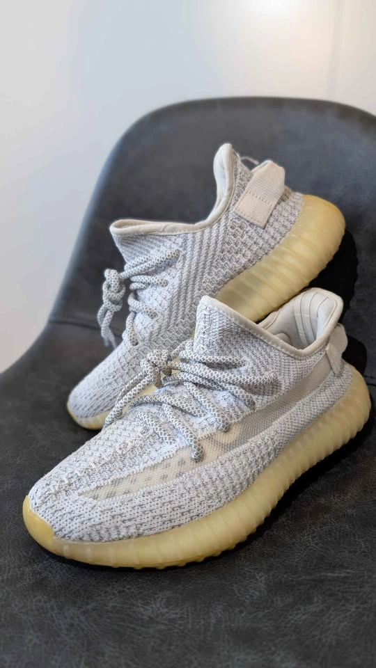 Authentic Adidas Yeezy 350 V2 Reflective Size 6.5 - Soft Pink - photo 3