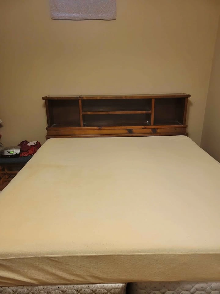 King size bed - photo 3