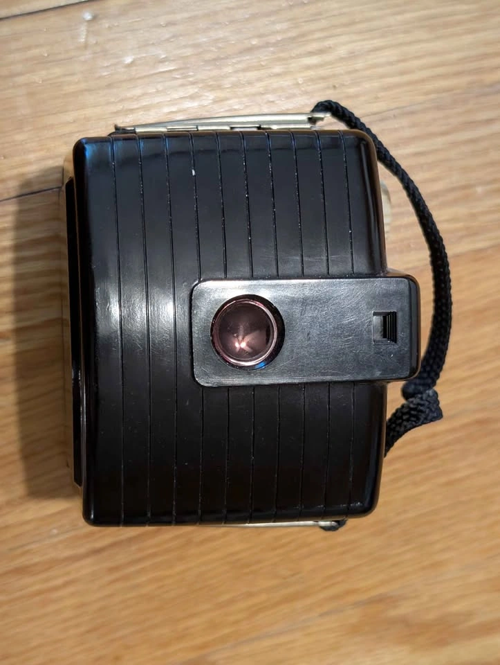 Vintage Kodak Brownie Bullet Camera - photo 2