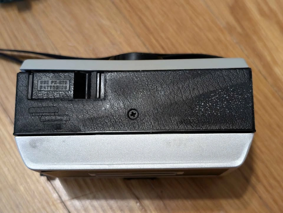 Vintage Kodak Instamatic 134 Camera with Flashcubes - photo 4