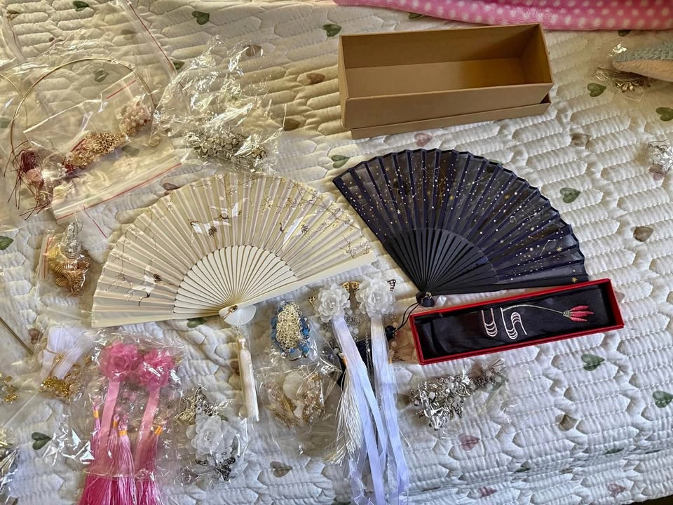 Selling brand new Hanfu accessories