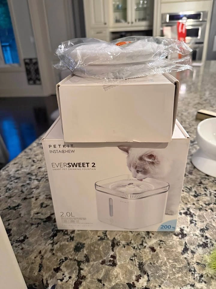 Petkit Eversweet 2 Cat Water Fountain + 2 New Filters