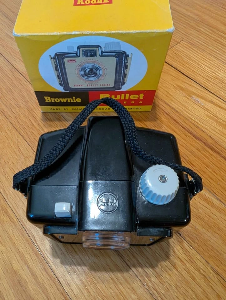 Vintage Kodak Brownie Bullet Camera - photo 2