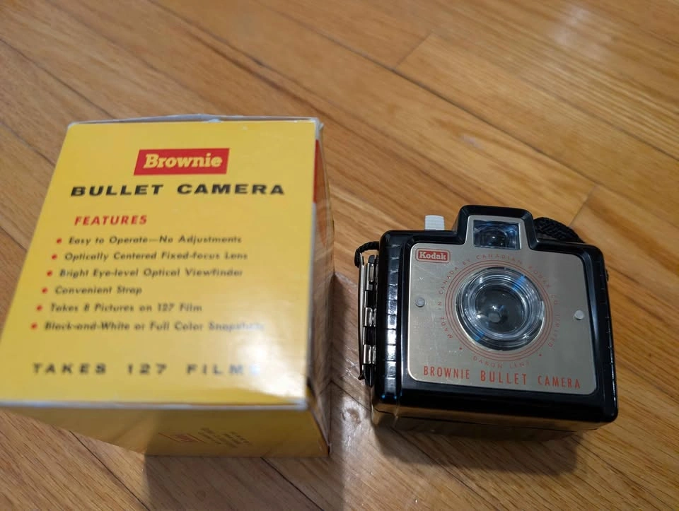 Vintage Kodak Brownie Bullet Camera - photo 4