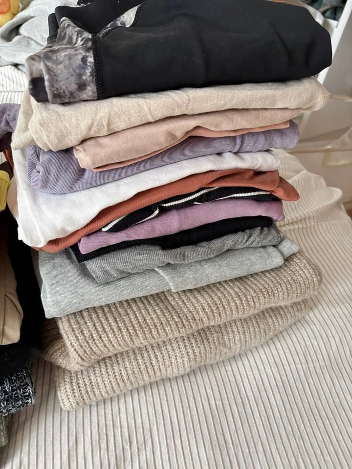 Women’s Clothing Bundle - Sizes Small to XL - photo 2