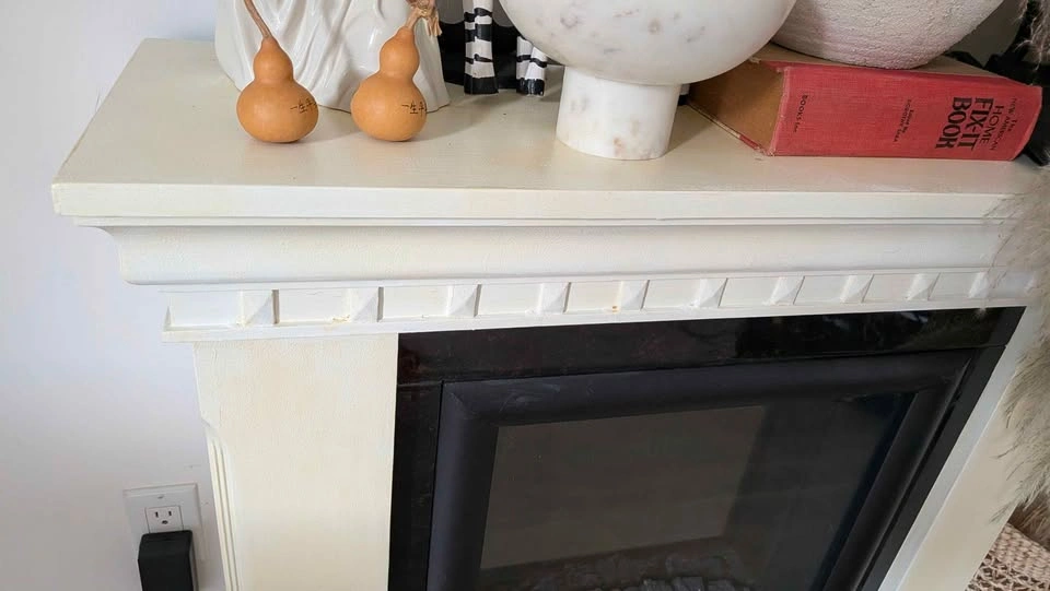 Electric Fireplace with White Mantel - photo 4