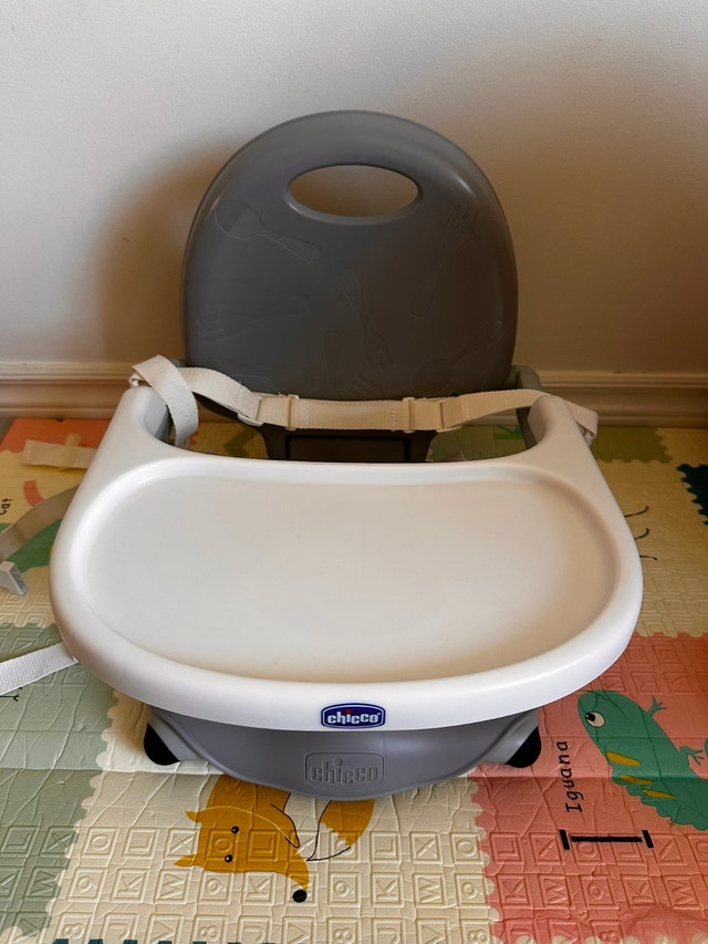 Chicco Pocket Snack booster seat