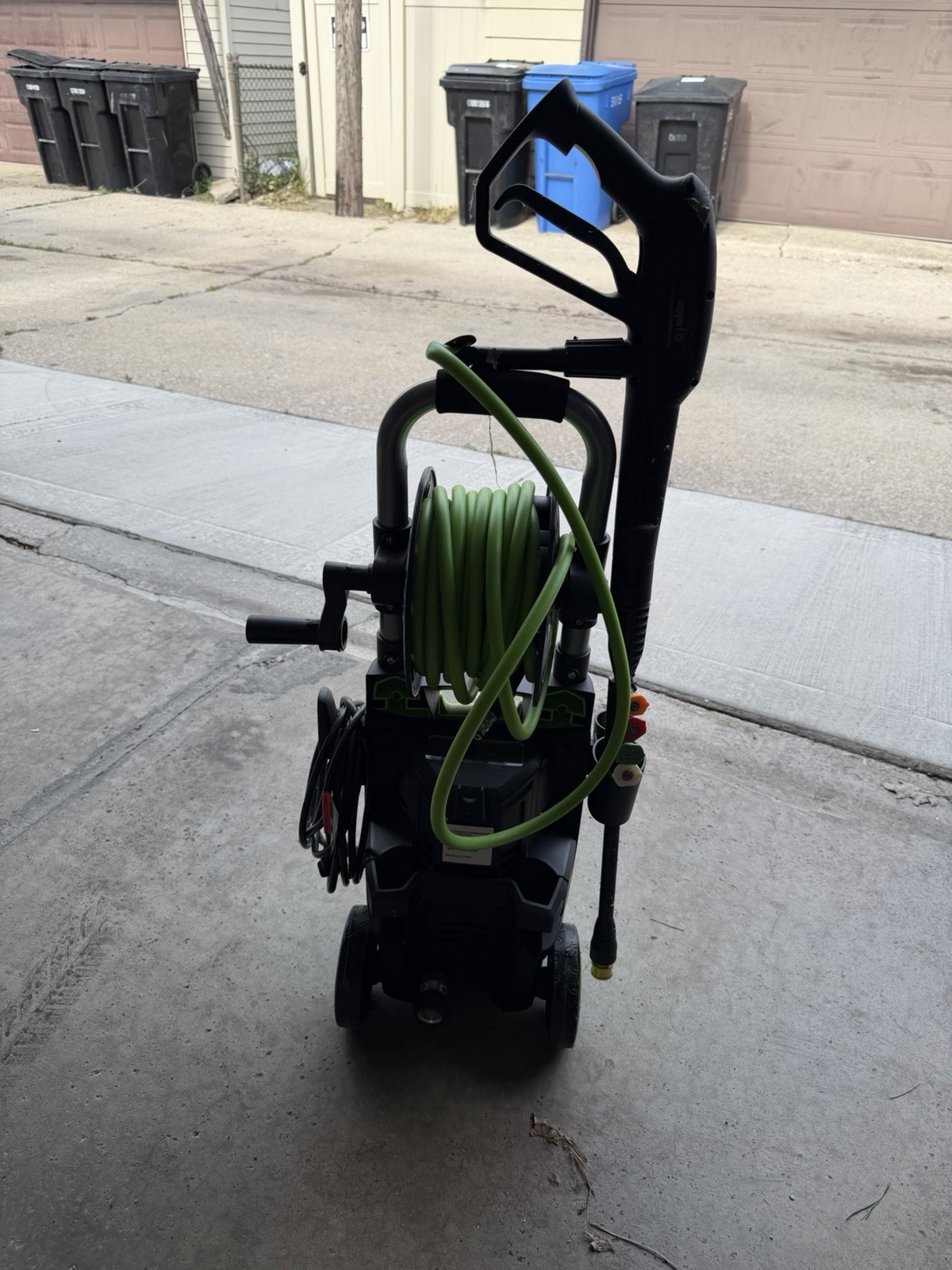 Green Electric Pressure Washer Wheel-Mounted with Hose Reel - photo 4