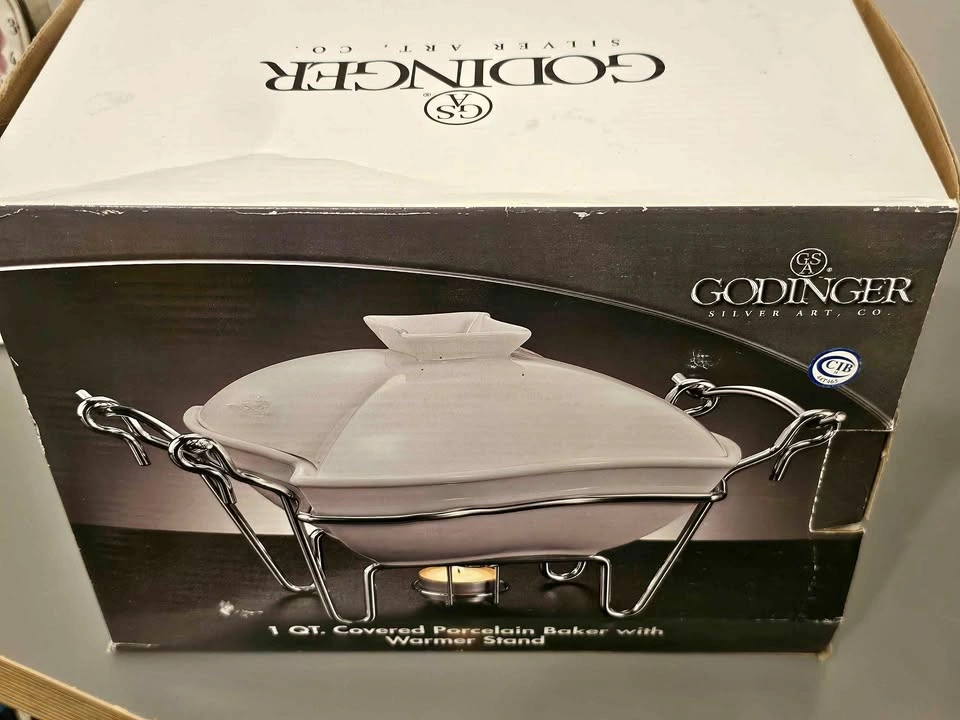 Godinger 1-quart covered porcelain baker set