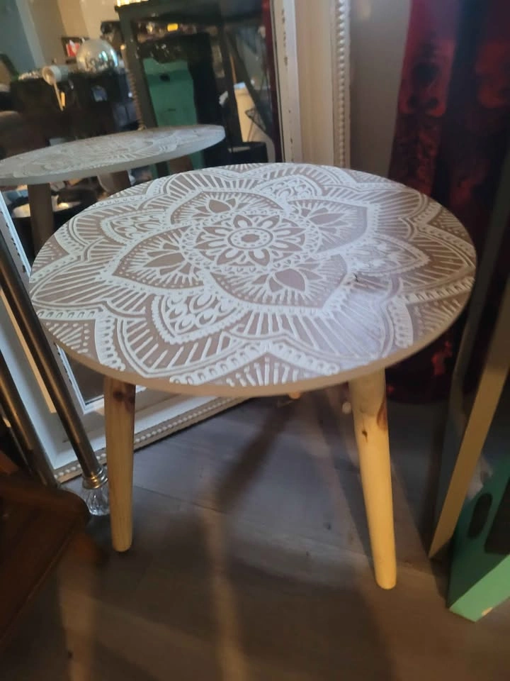 Desks & Side Tables - photo 3