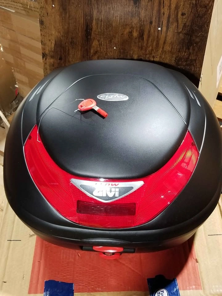 NEW IN BOX GIVI Motorcycle Locking Top Case Storage
