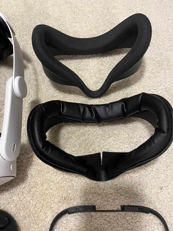 Quest 3s with accessories - photo 3