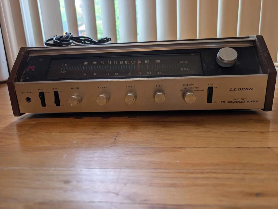 Vintage Lloyd's FM Multiplex Stereo Receiver - photo 2