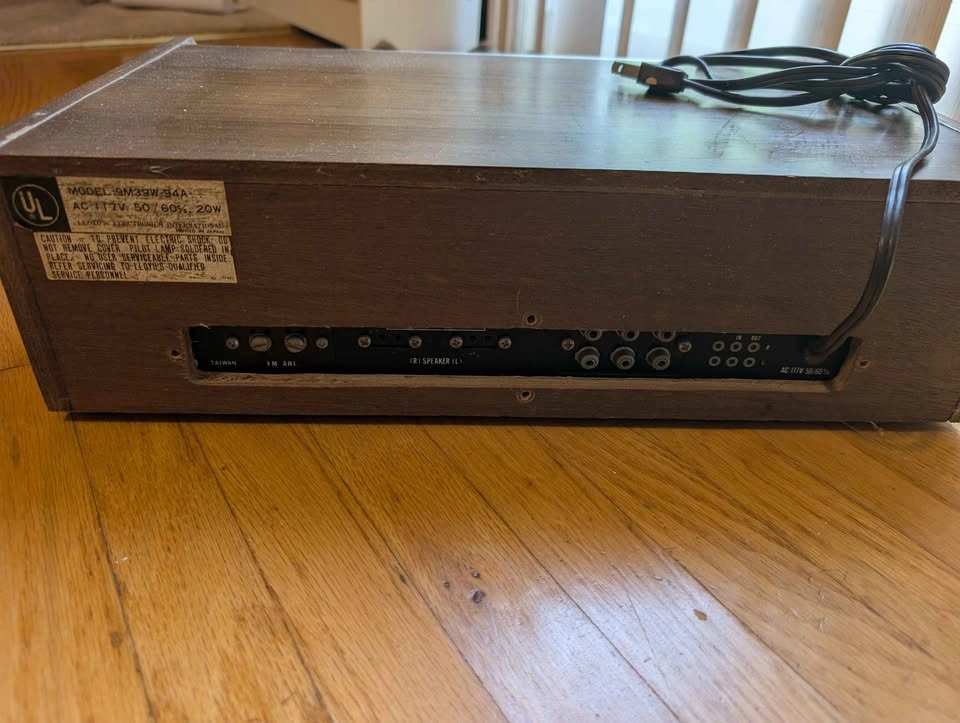 Vintage Lloyd's FM Multiplex Stereo Receiver - photo 3